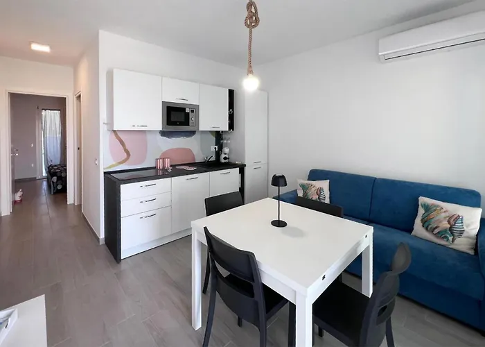 Apartment 1 Bedroom Gorgeous In