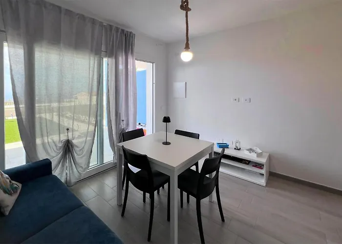 1 Bedroom Gorgeous In Apartment *