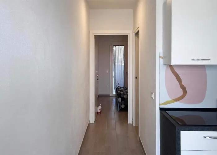 Apartment 1 Bedroom Gorgeous In